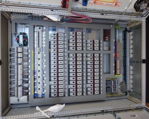 Control cab. Layer 6R/8T